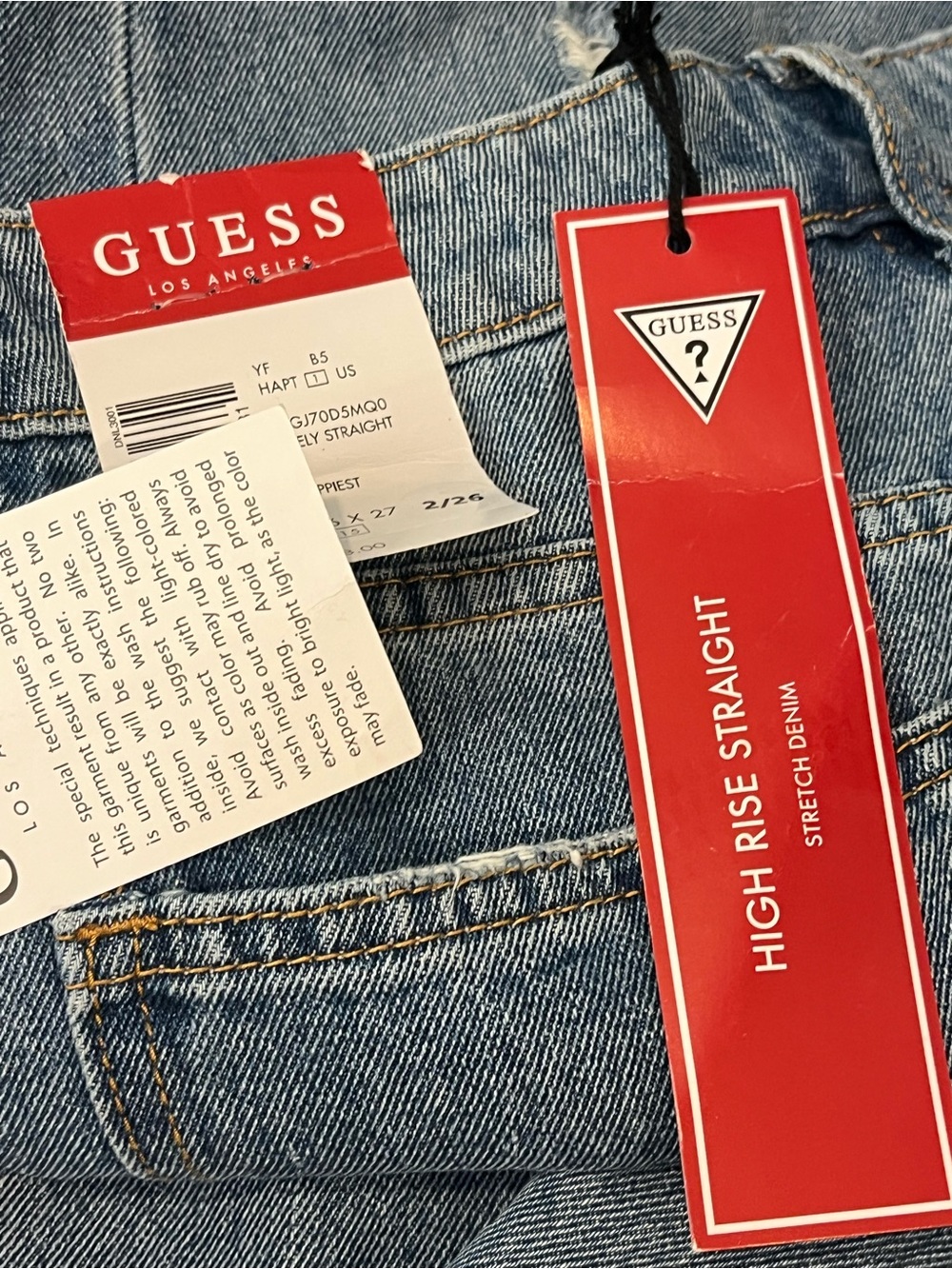 NWT GUESS Women’s Lively Straight Jeans in Light Blue Denim - Picture 7 of 7